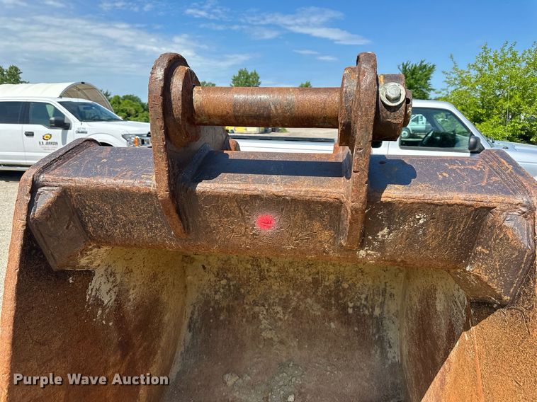 image for item DO5045 Esco  excavator bucket