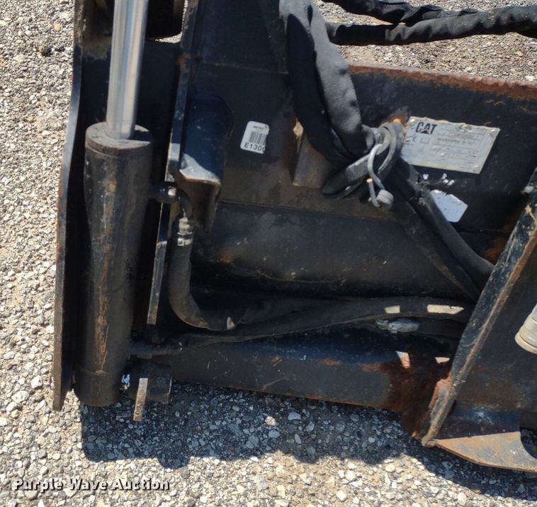 image for item DO5048 Caterpillar  4-in-1 skid steer bucket