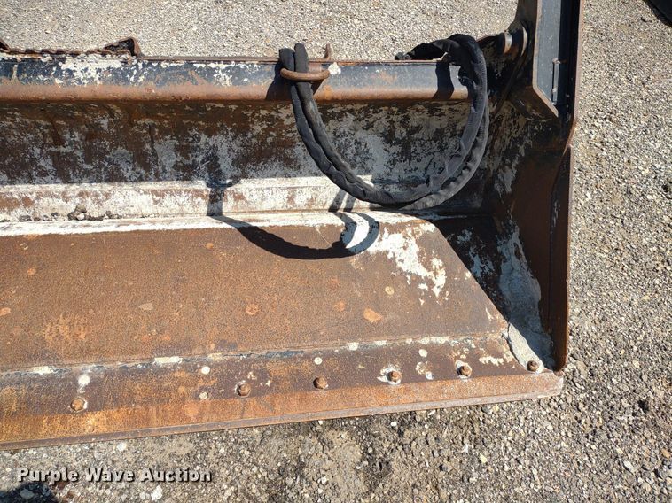 Caterpillar 4in1 skid steer bucket in Lawrence, KS Item DO5048 sold