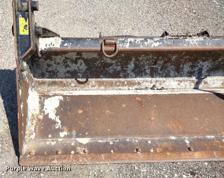 Caterpillar 4in1 skid steer bucket in Lawrence, KS Item DO5048 for