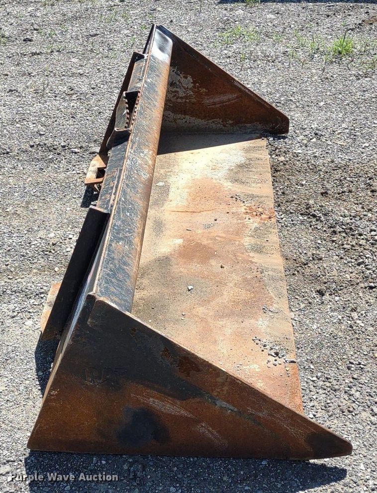 image for item DO5049 Caterpillar  72" W skid steer bucket