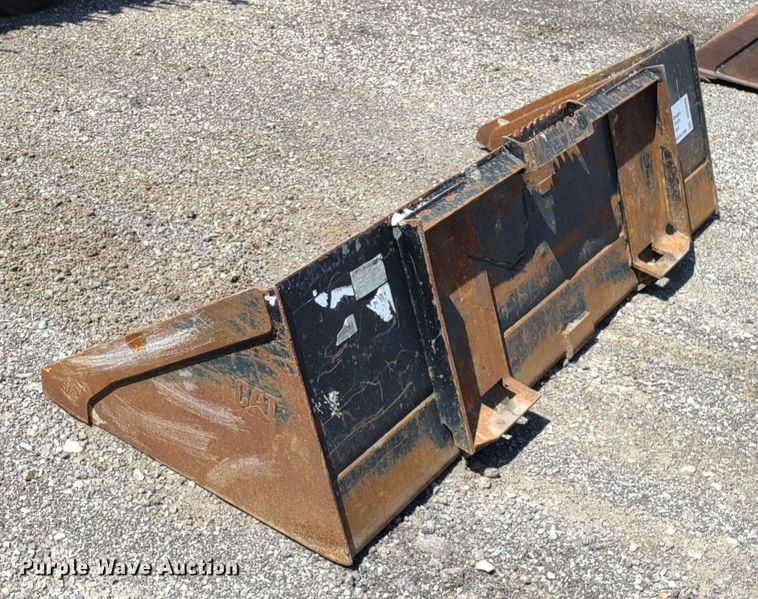image for item DO5049 Caterpillar  72" W skid steer bucket
