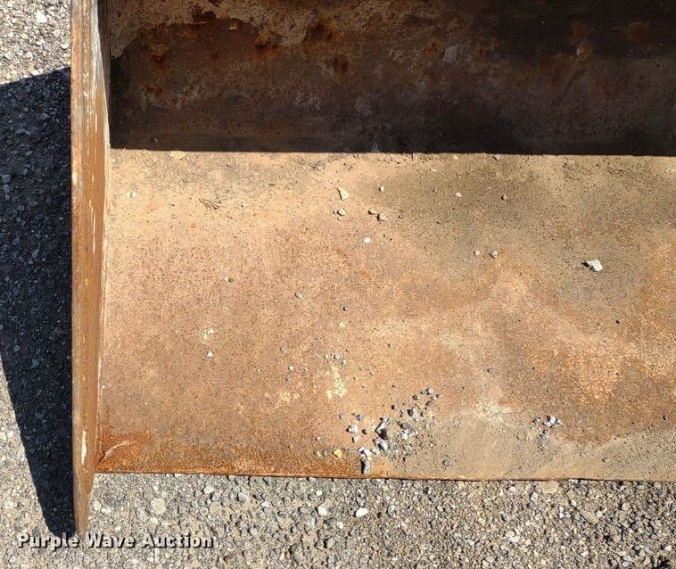 image for item DO5049 Caterpillar  72" W skid steer bucket