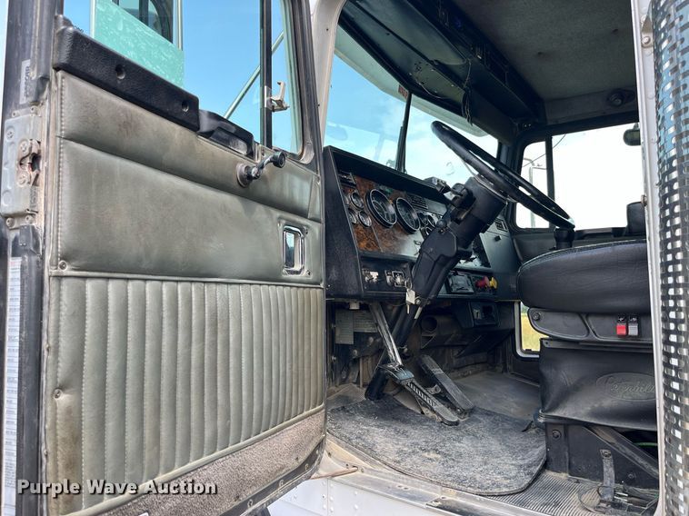 image for item DP0501 1996 Kenworth T800B  dump truck