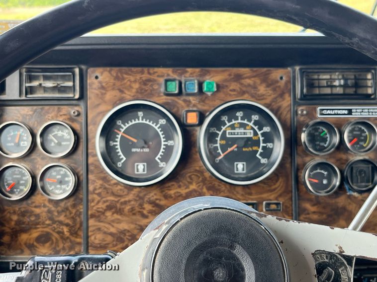 image for item DP0501 1996 Kenworth T800B  dump truck