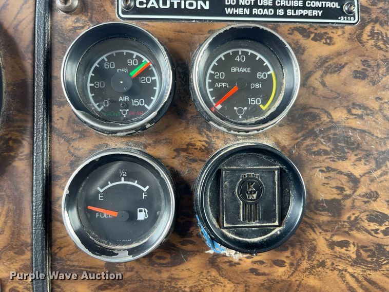 image for item DP0501 1996 Kenworth T800B  dump truck