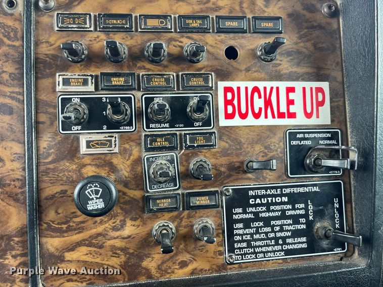 image for item DP0501 1996 Kenworth T800B  dump truck