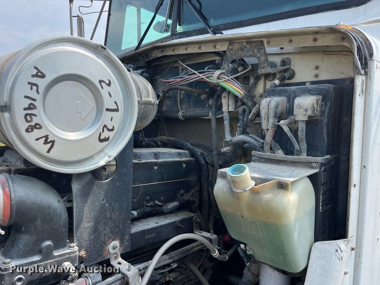 image for item DP0501 1996 Kenworth T800B  dump truck