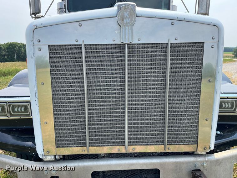 image for item DP0501 1996 Kenworth T800B  dump truck