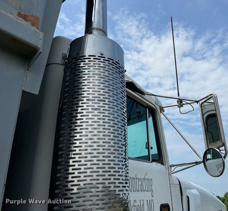 image for item DP0501 1996 Kenworth T800B  dump truck