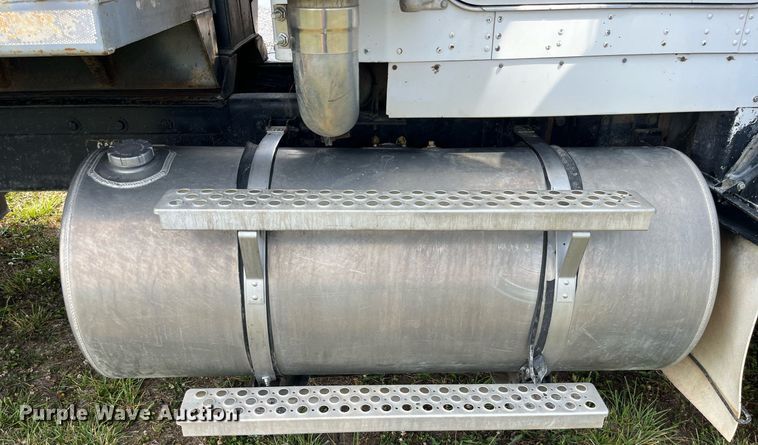 image for item DP0501 1996 Kenworth T800B  dump truck