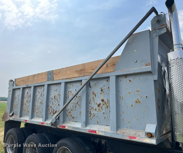 image for item DP0501 1996 Kenworth T800B  dump truck