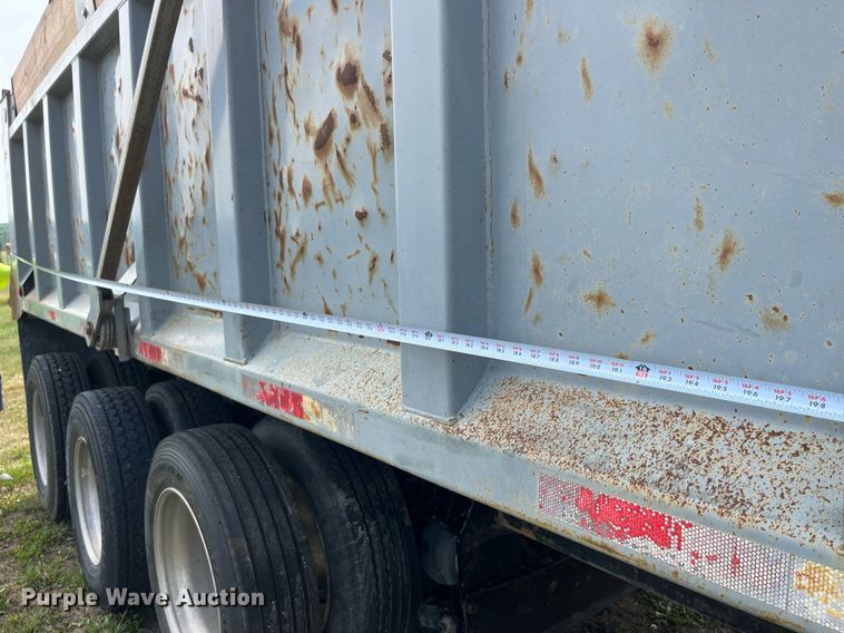 image for item DP0501 1996 Kenworth T800B  dump truck