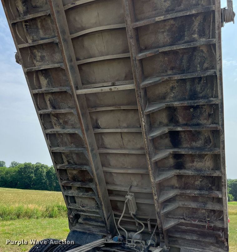 image for item DP0501 1996 Kenworth T800B  dump truck