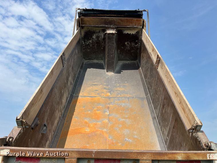 image for item DP0501 1996 Kenworth T800B  dump truck