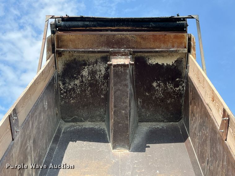 image for item DP0501 1996 Kenworth T800B  dump truck