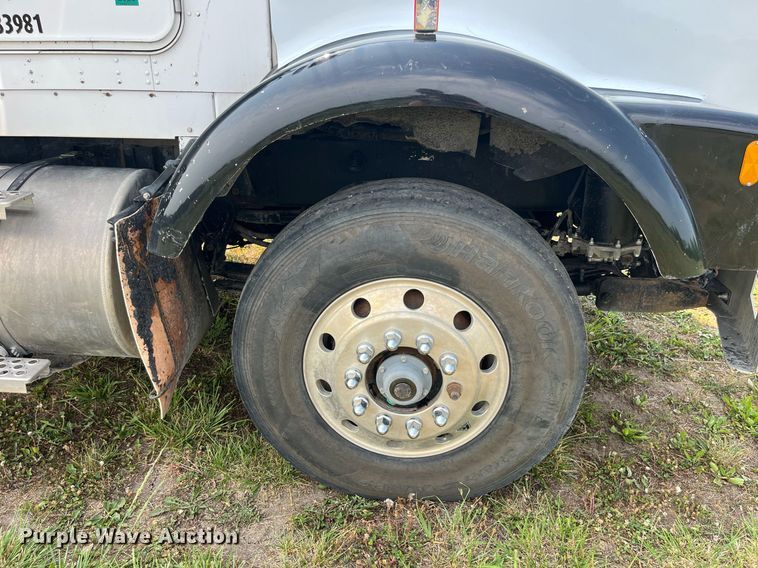 image for item DP0501 1996 Kenworth T800B  dump truck