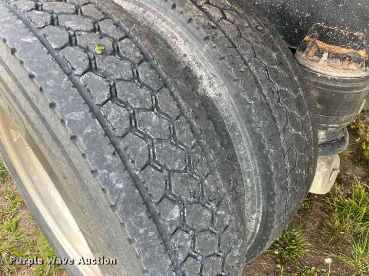 image for item DP0501 1996 Kenworth T800B  dump truck