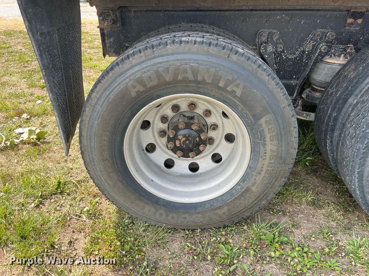 image for item DP0501 1996 Kenworth T800B  dump truck