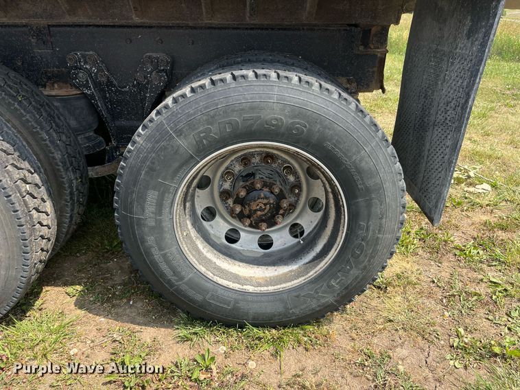 image for item DP0501 1996 Kenworth T800B  dump truck