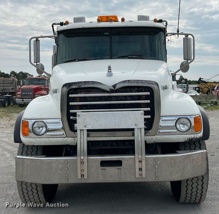 image for item DP0508 2005 Mack CV713  dump truck