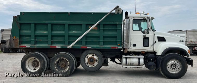 image for item DP0508 2005 Mack CV713  dump truck