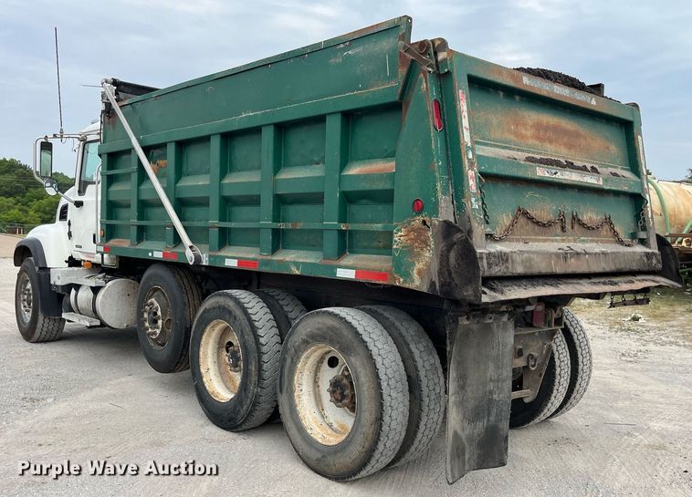 image for item DP0508 2005 Mack CV713  dump truck