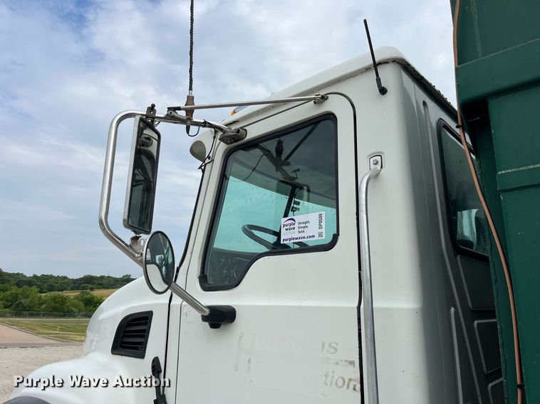 image for item DP0508 2005 Mack CV713  dump truck