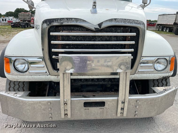 image for item DP0508 2005 Mack CV713  dump truck