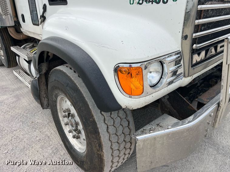 image for item DP0508 2005 Mack CV713  dump truck