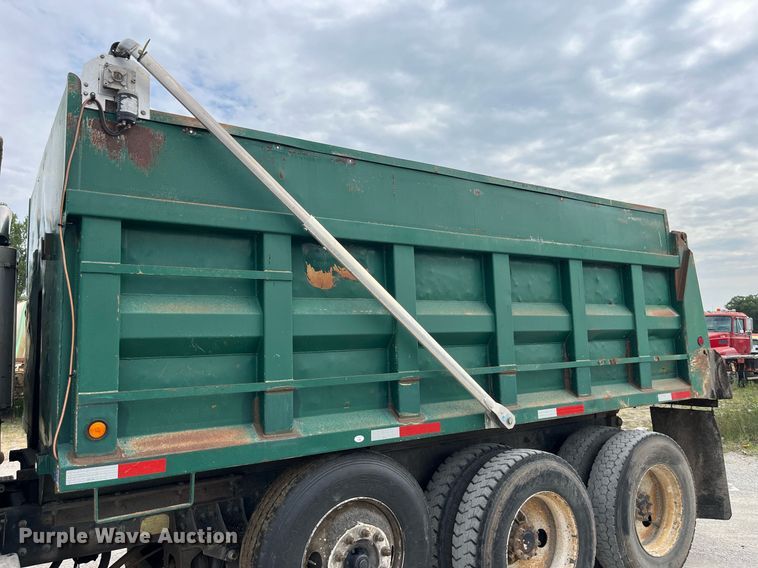 image for item DP0508 2005 Mack CV713  dump truck