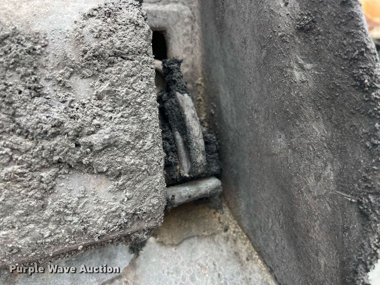 image for item DP0508 2005 Mack CV713  dump truck