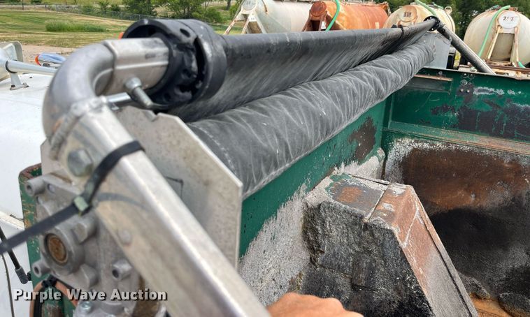 image for item DP0508 2005 Mack CV713  dump truck