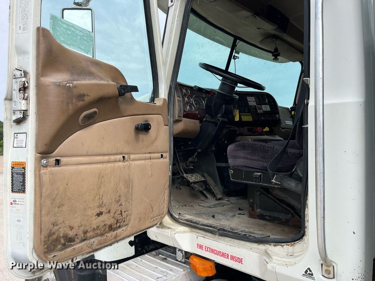 image for item DP0508 2005 Mack CV713  dump truck