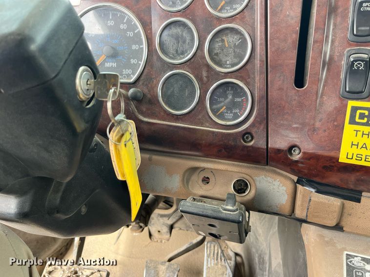 image for item DP0508 2005 Mack CV713  dump truck