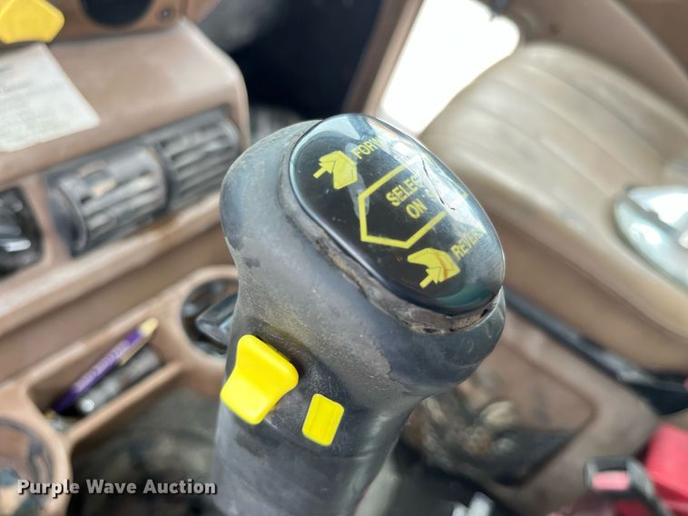 image for item DP0508 2005 Mack CV713  dump truck