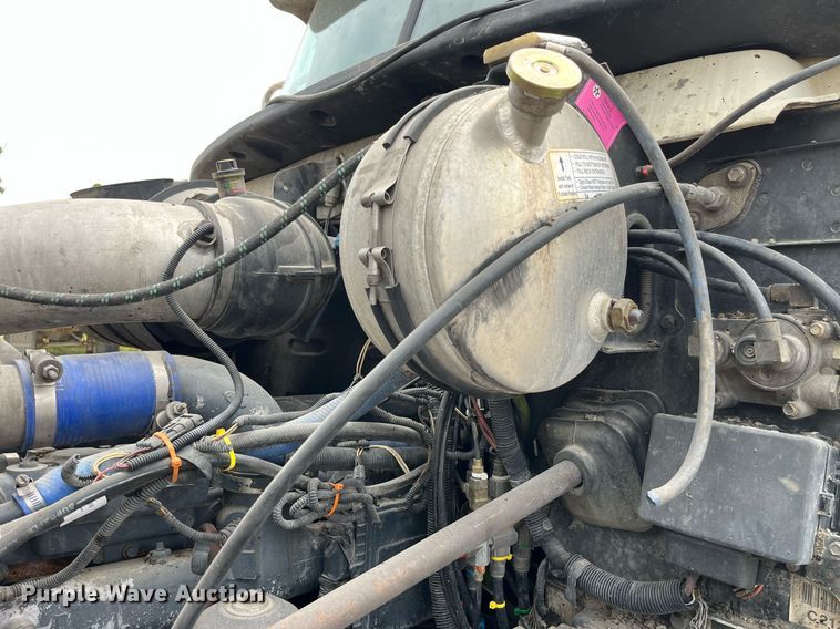 image for item DP0508 2005 Mack CV713  dump truck