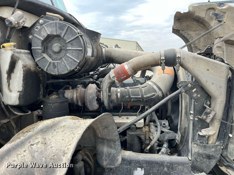 image for item DP0508 2005 Mack CV713  dump truck