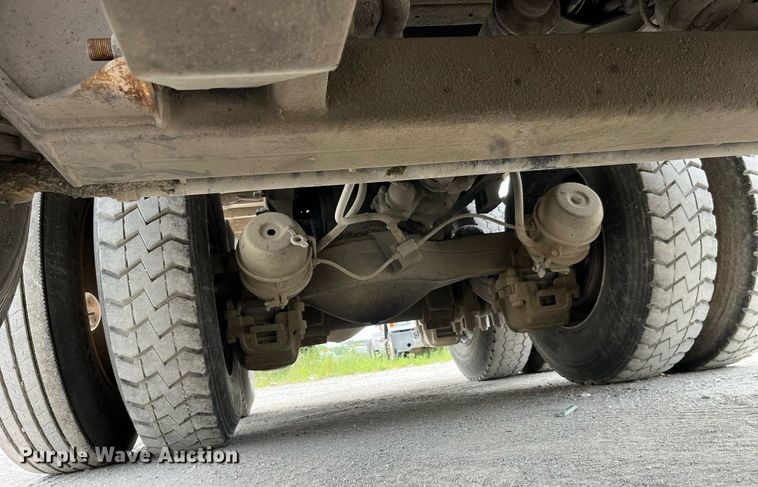 image for item DP0508 2005 Mack CV713  dump truck