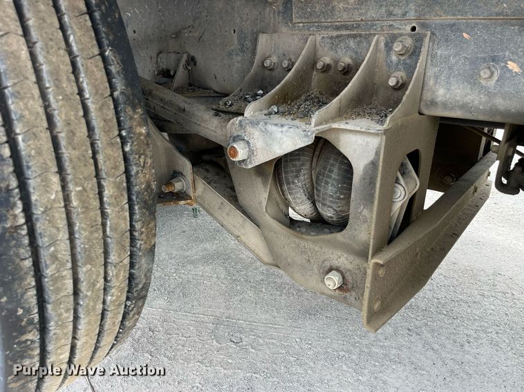 image for item DP0508 2005 Mack CV713  dump truck