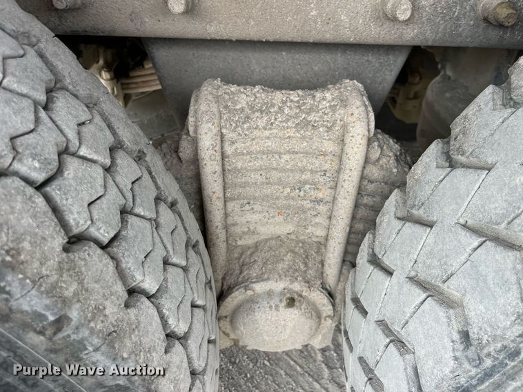 image for item DP0508 2005 Mack CV713  dump truck