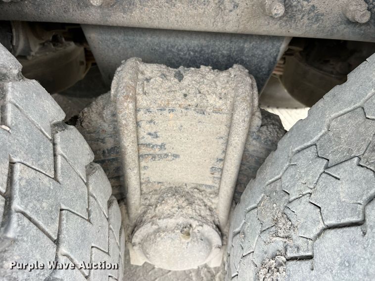 image for item DP0508 2005 Mack CV713  dump truck