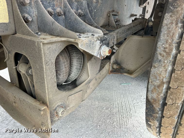 image for item DP0508 2005 Mack CV713  dump truck