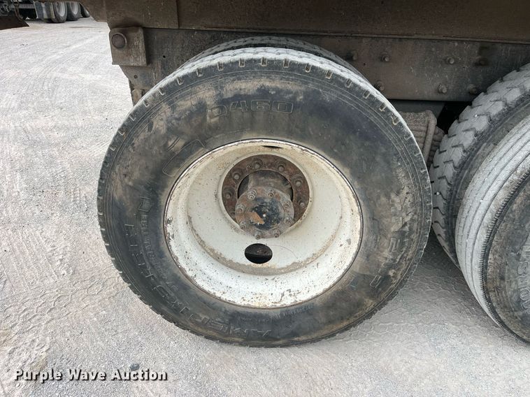 image for item DP0508 2005 Mack CV713  dump truck