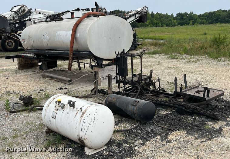 image for item DP0510 Etynre Black-Topper BT-HL  oil distributor tank bed