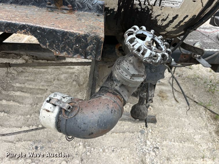 image for item DP0510 Etynre Black-Topper BT-HL  oil distributor tank bed