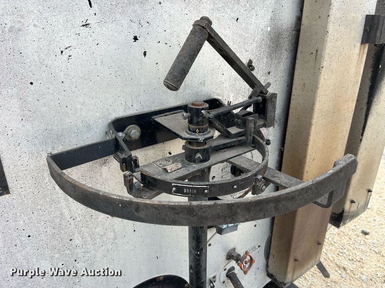 image for item DP0510 Etynre Black-Topper BT-HL  oil distributor tank bed