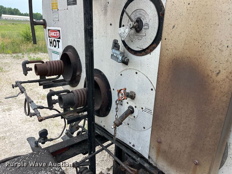 image for item DP0510 Etynre Black-Topper BT-HL  oil distributor tank bed