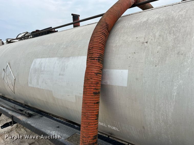 image for item DP0510 Etynre Black-Topper BT-HL  oil distributor tank bed