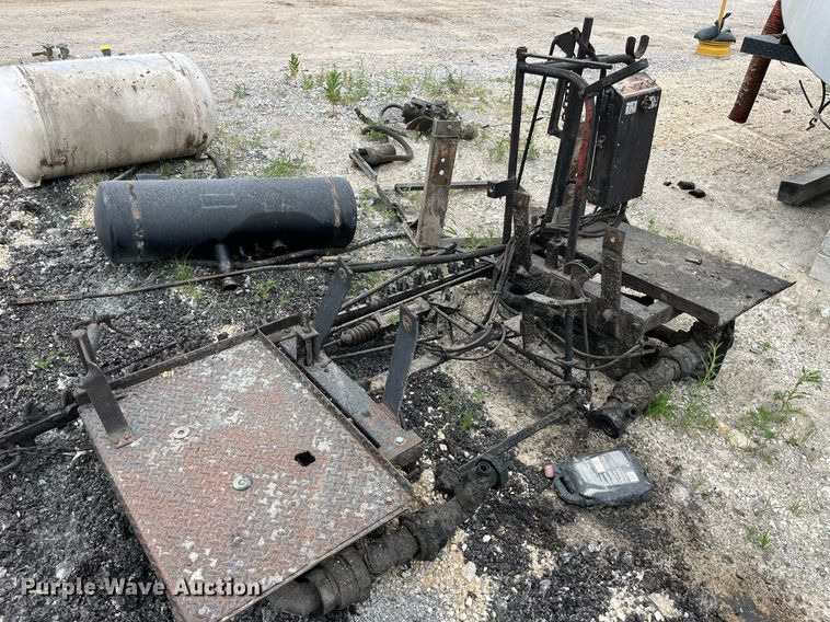 image for item DP0510 Etynre Black-Topper BT-HL  oil distributor tank bed